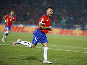 WATCH: Chile's Eduardo Var...